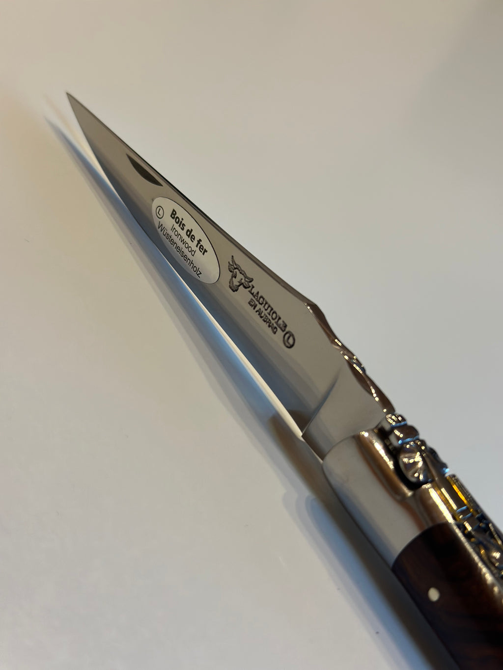 LAGUIOLE en Aubrac Wüsteneisenholz